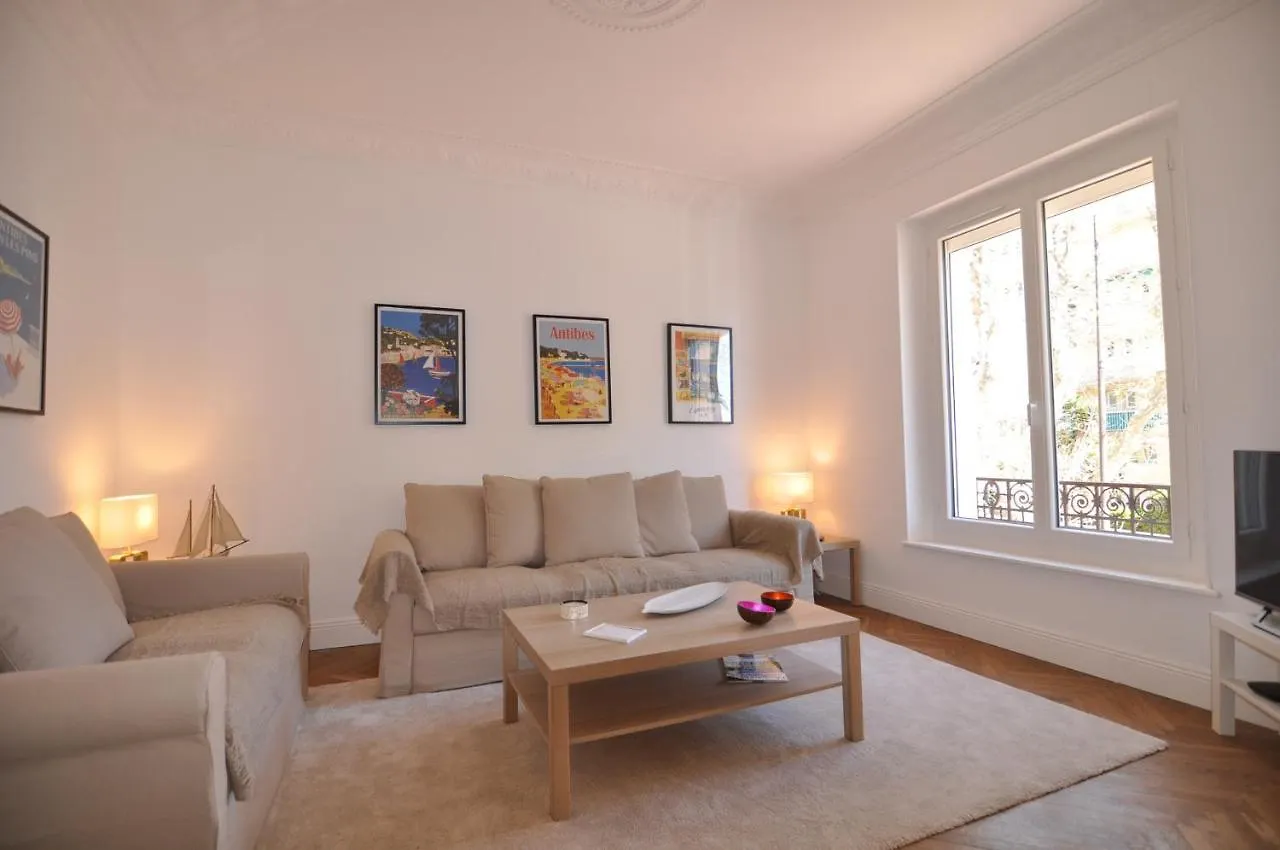 Palais Albert -2-Bedroom Apartment -Ponteil Beach -Stayinantibes