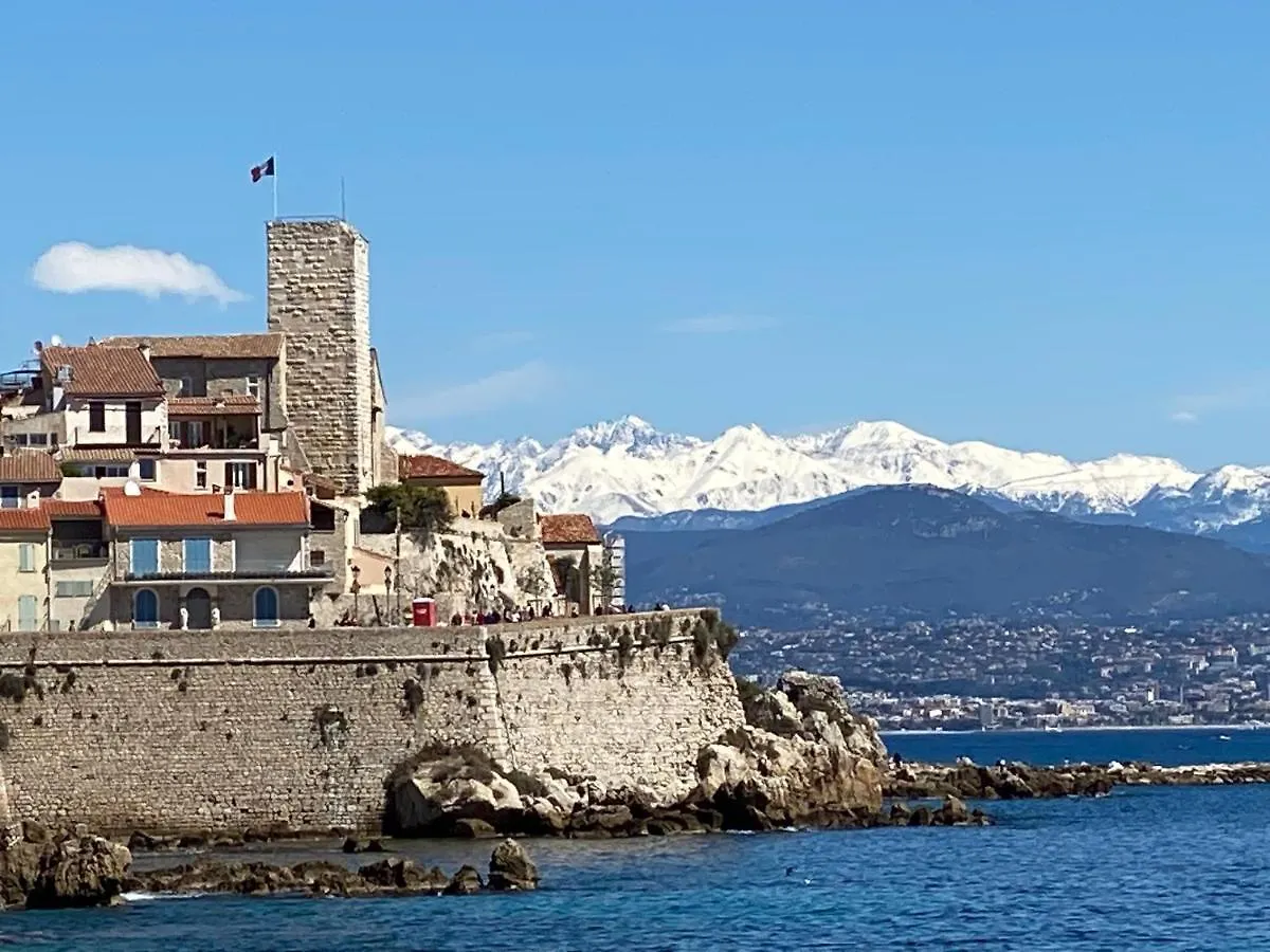Palais Albert -2-Bedroom Apartment -Ponteil Beach -Stayinantibes